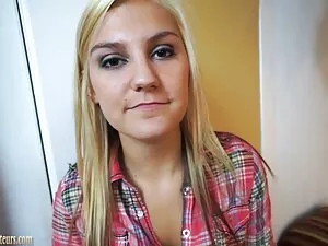 Plantureuse fille su ...